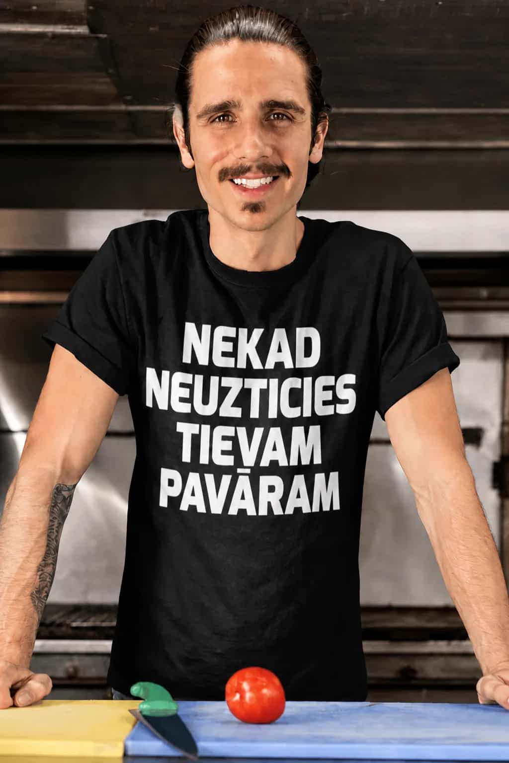 T-krekls pavāram „Neuzticies tievam pavāram”