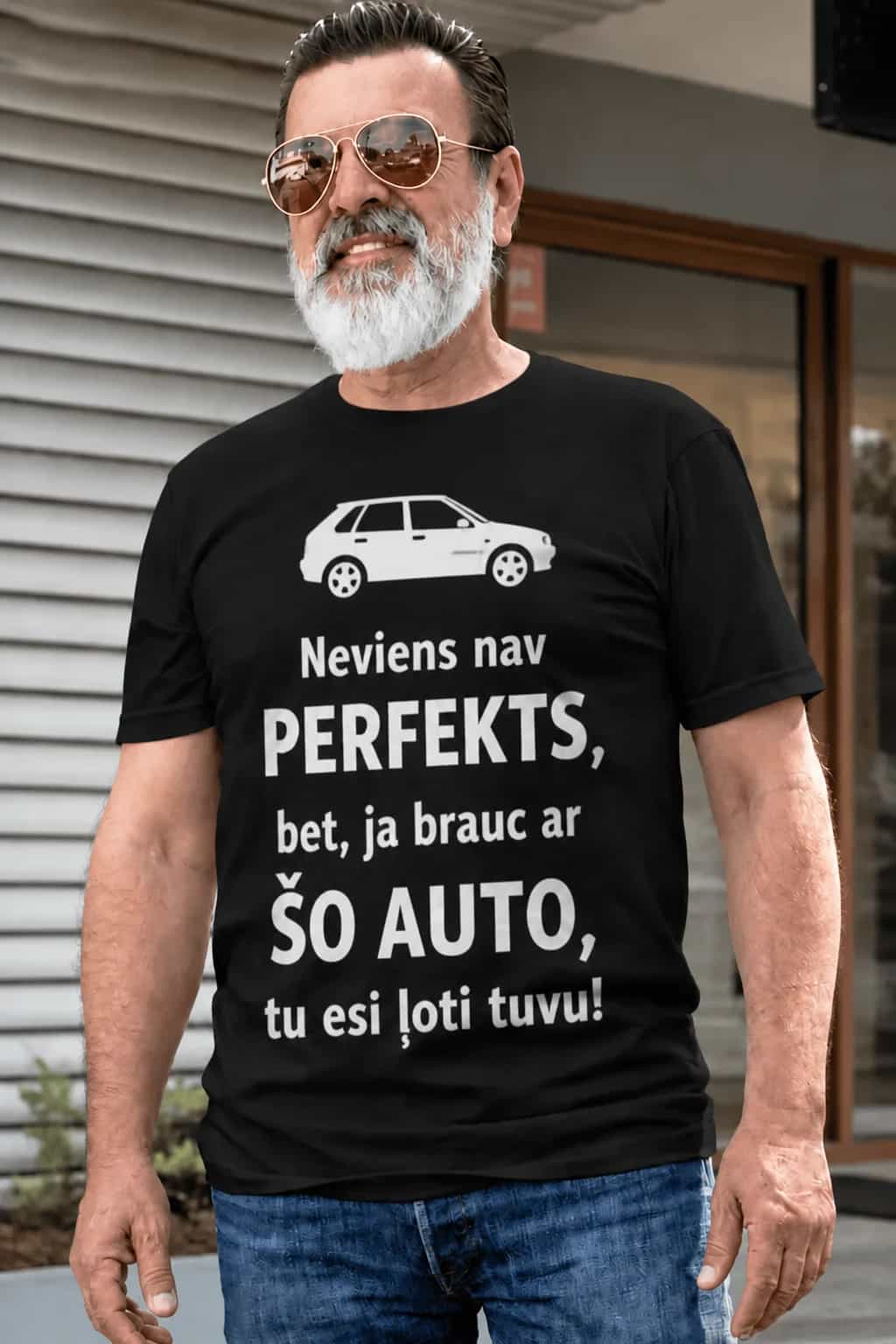T-krekls „Neviens nav perfekts” ar auto marku