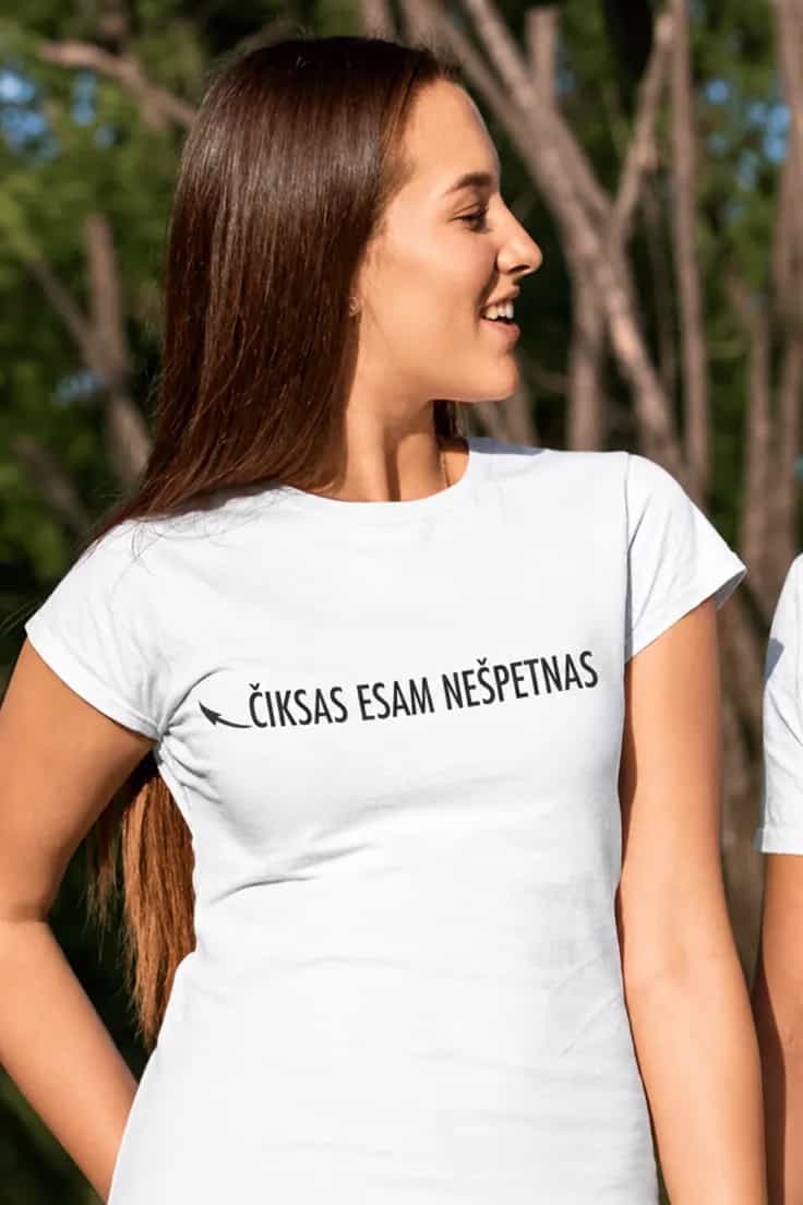 Smieklīgs T-krekls „Čiksas esam nešpetnas“