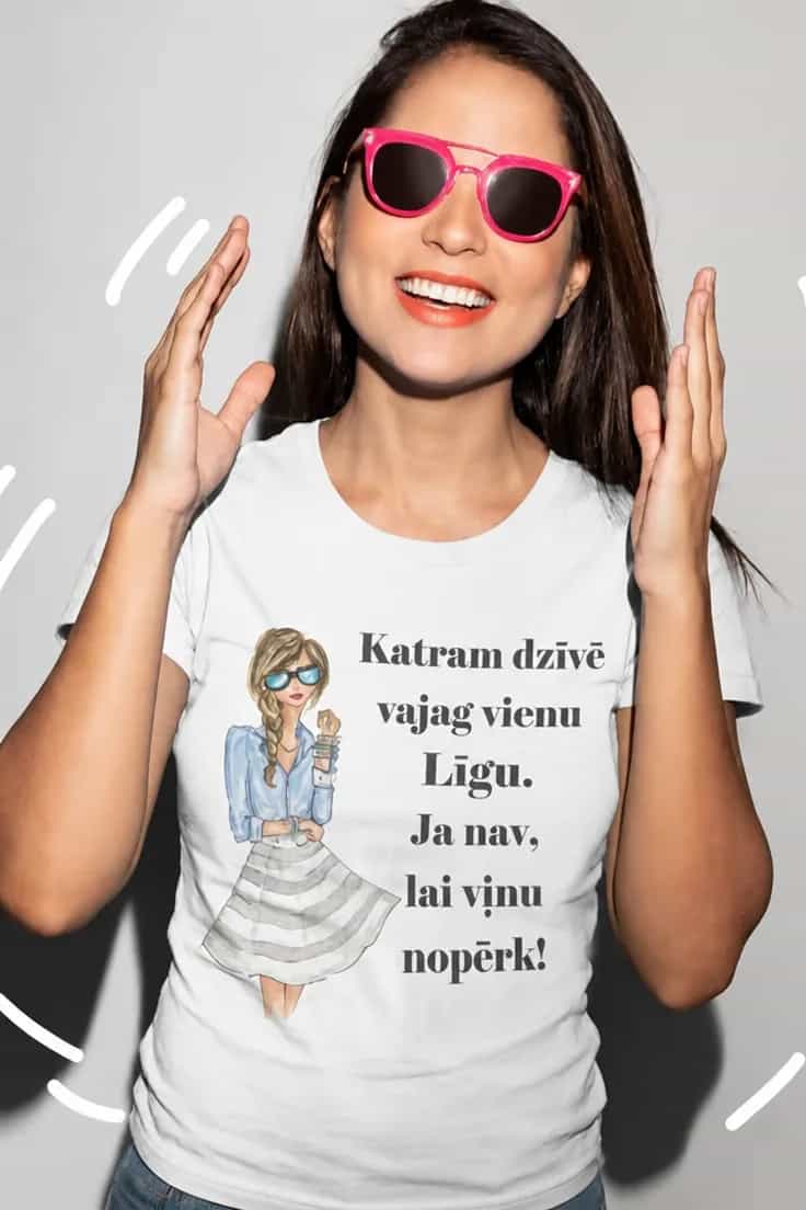 Smieklīgs krekls Katram vajag vienu ar vārdu