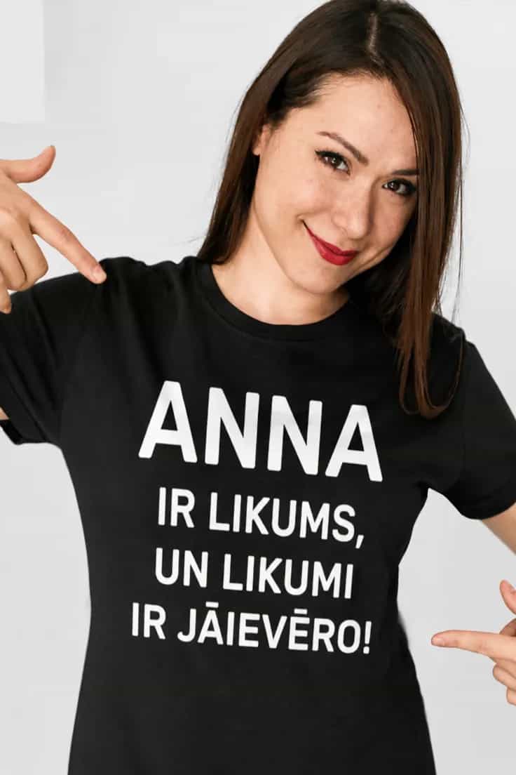 Smieklīgs krekls Likums jāievēro ar vārdu ANNA