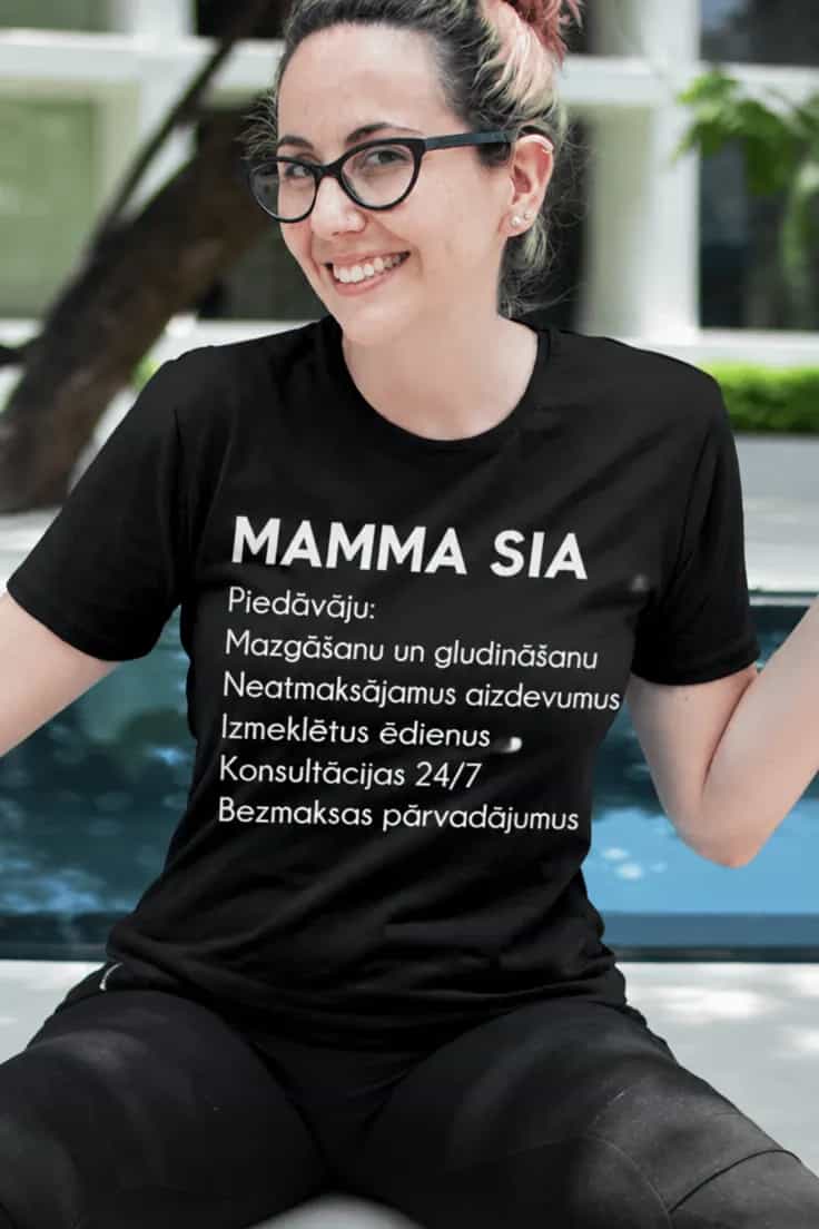 Smieklīgs krekls Mamma SIA ar sarkanu sirdi