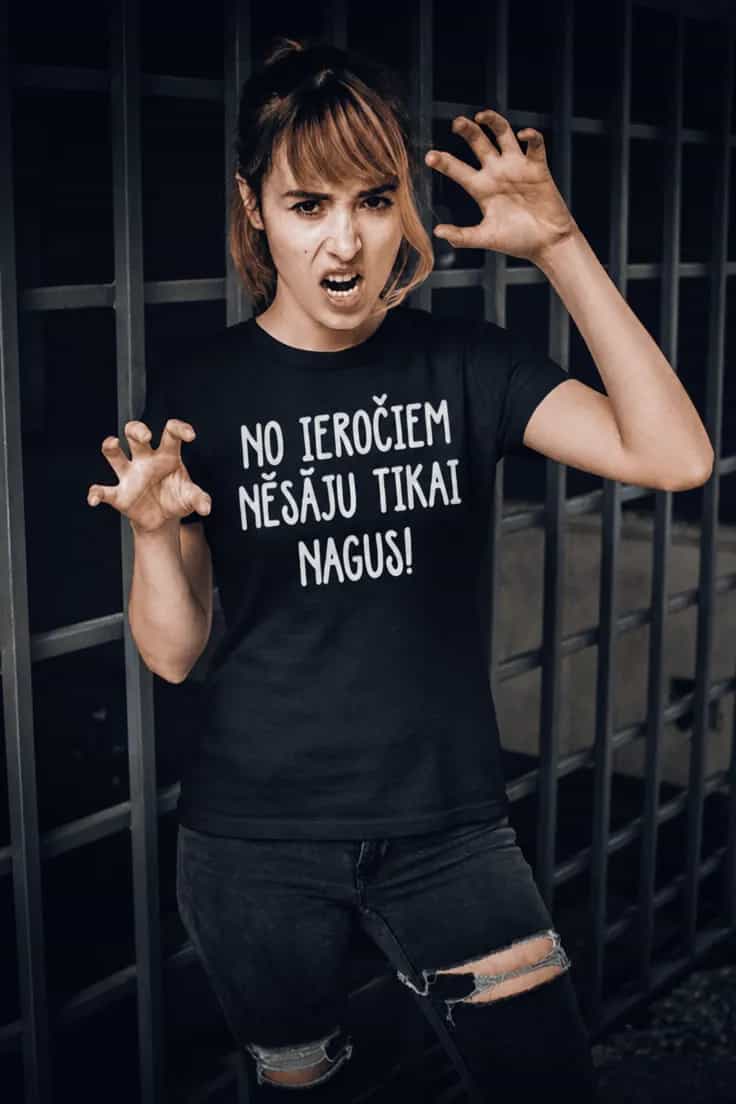 Smieklīgs T-krekls „Nēsāju tikai nagus“