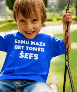 Bērnu krekls Mazs bet šefs ar uzrakstu ESMU MAZS BET TOMĒR ŠEFS
