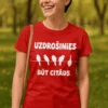 Smieklīgs krekls Uzdrošinies būt citāds ar apdruku UZDROŠINIES BŪT CITĀDS
